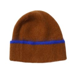 bonnet en tricot marron et bleu