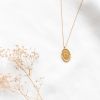 Collier médaillon gravé lettre D