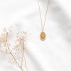 Collier médaillon gravé lettre H