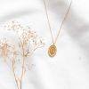 Collier médaillon gravé lettre Q