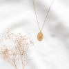 Collier médaillon gravé lettre R