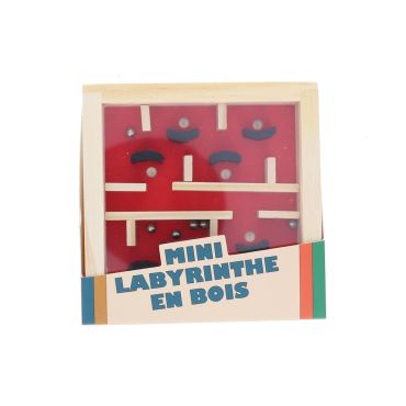 labyrinthe en bois rouge