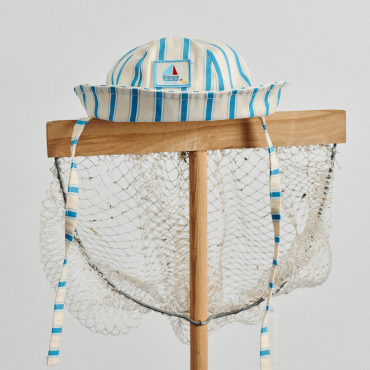 chapeau de soleil bébé rayures bleues