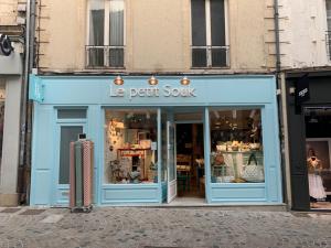 Store Image