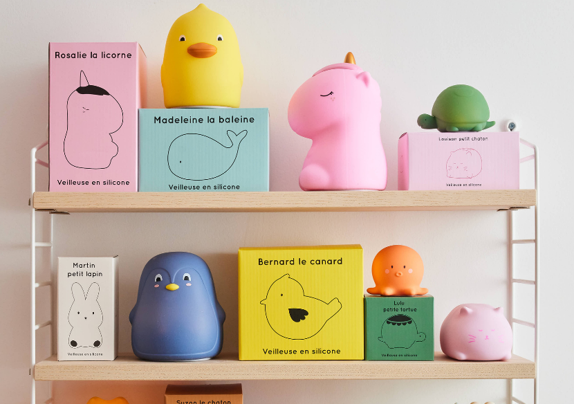 Pourquoi mettre une veilleuse dans la chambre de son enfant ? Voir l'article sur les veilleuses enfant